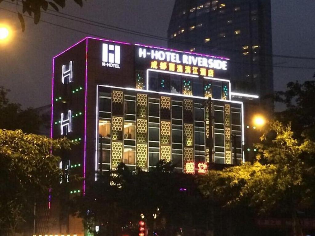 H-Hotel Riverside Chengdu Bagian luar foto